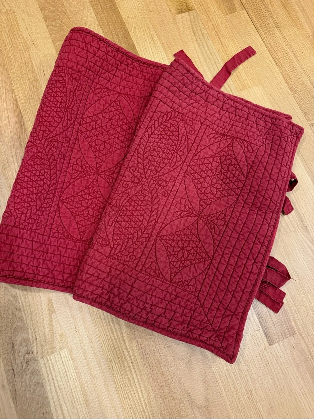 Pottery Barn  ~  quilted  Linen cotton side-tie  2 Pillow shams